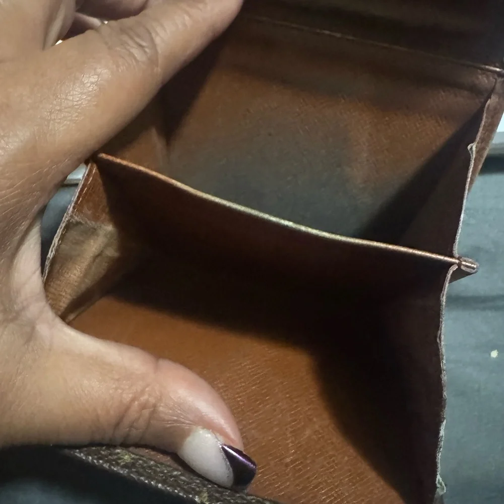 Louis Vuitton Brown Monogram Elise Compact Wallet - GUC - Picture 7 of 12